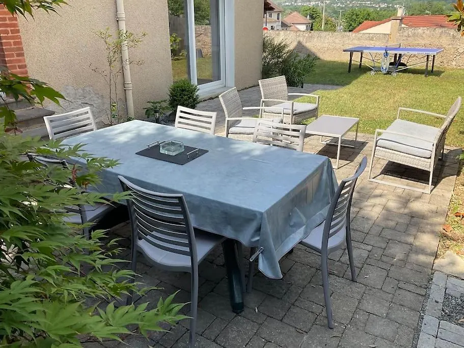 Maison Independante, Domaine Vichy La Tour Abrest Holiday home
