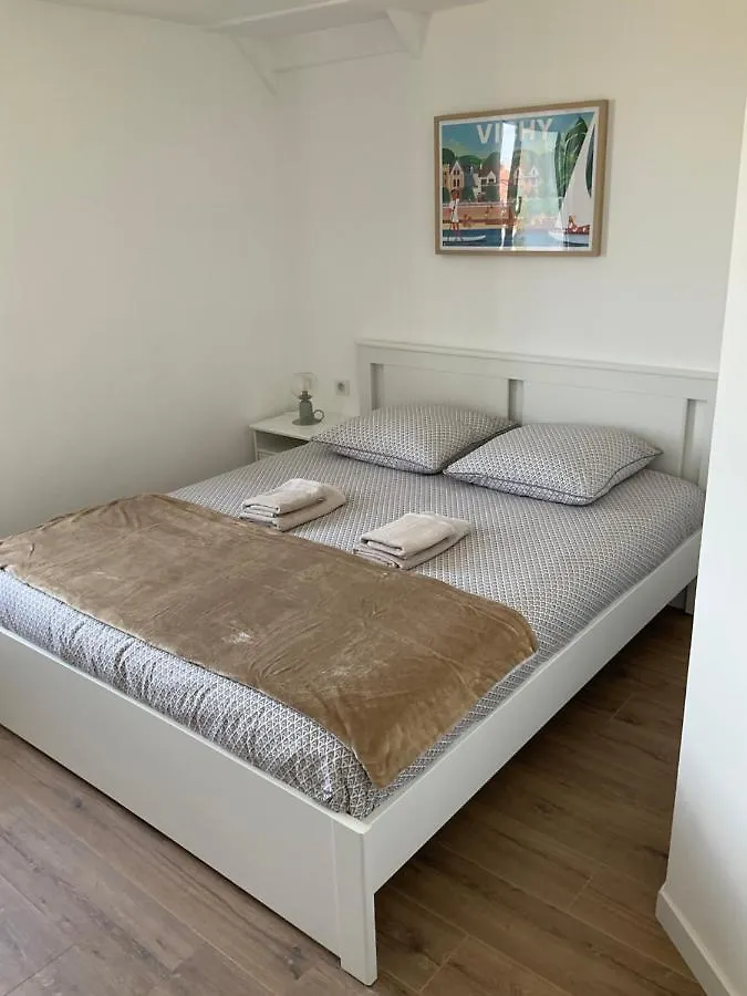 Maison Independante, Domaine Vichy La Tour Abrest Holiday home